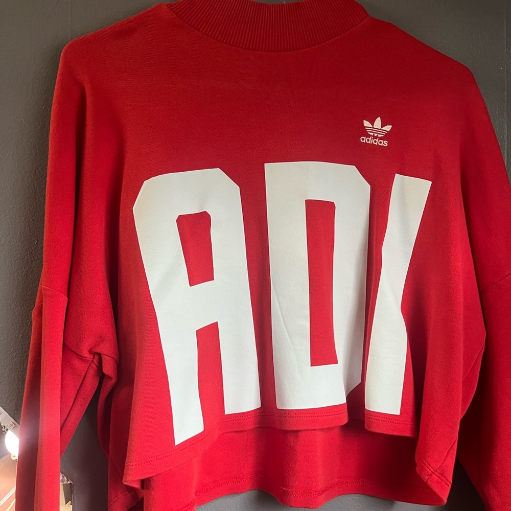 Cropped Adidas Crewneck